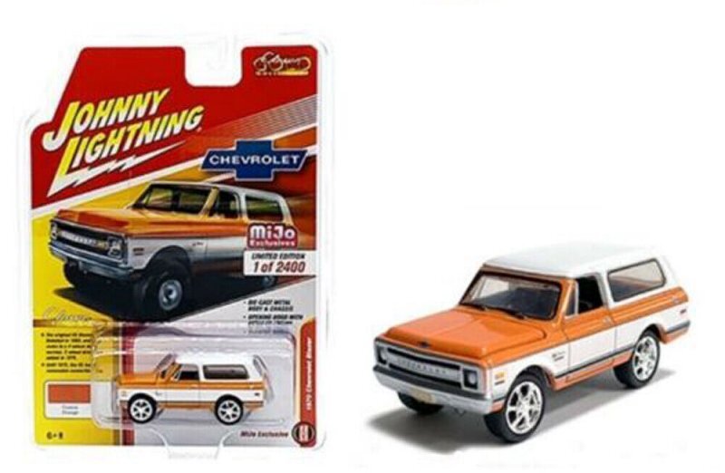 CHEVROLET Blazer - 1970 - orange / white - Johnny Lightning 1:64