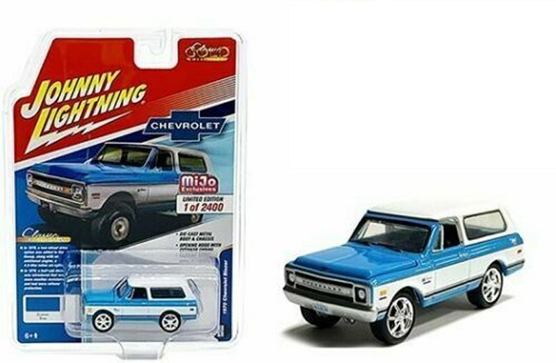 CHEVROLET Blazer - 1970 - blue / white - Johnny Lightning 1:64