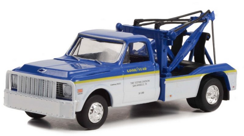 CHEVROLET C-30 Dually Wrecker - Good Year - 1972 - blue/white - Greenlight 1:64