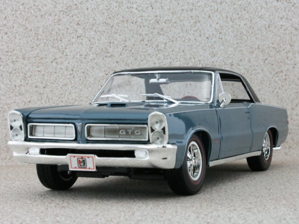 PONTIAC GTO - Hurst - 1965 - bluemetallic - Maisto 1:18