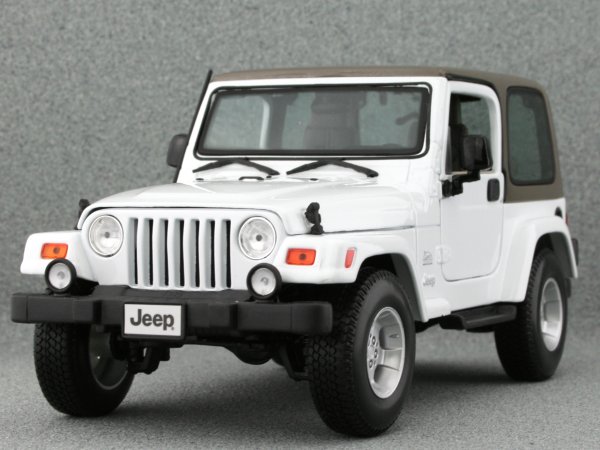 JEEP Wrangler Sahara - white - Maisto 1:18