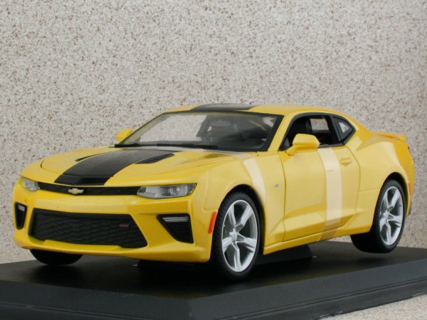 CHEVROLET Camaro SS - 2016 - yellow / black - Maisto 1:18