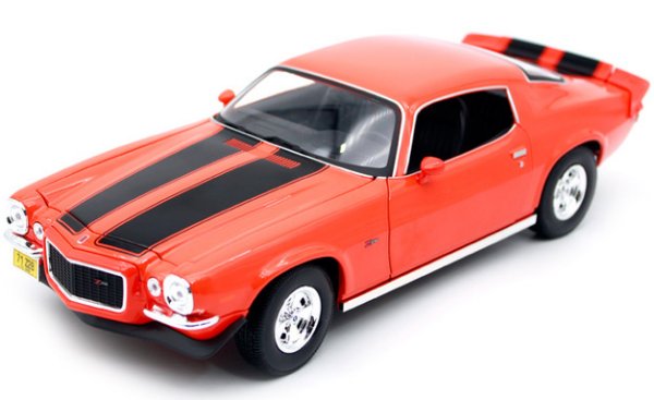 CHEVROLET Camaro - 1971 - orange / black - Maisto 1:18