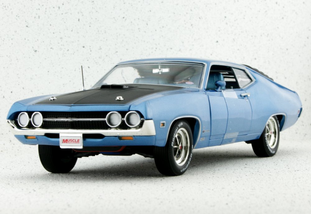 FORD Torino Cobra - 1970 - bluemetallic - Auto World 1:18