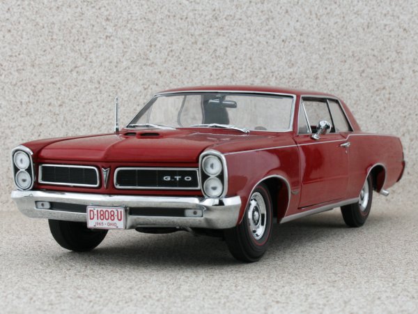 Sun Star 1/18 1965 Pontiac GTO Montero 【公式通販】