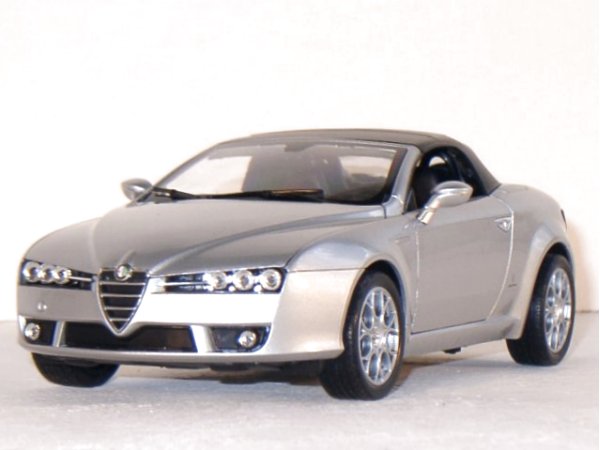 ALFA ROMEO Spider - silver - WELLY 1:18