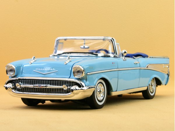 CHEVROLET Bel Air - 1957 - blue - MotorMax 1:18