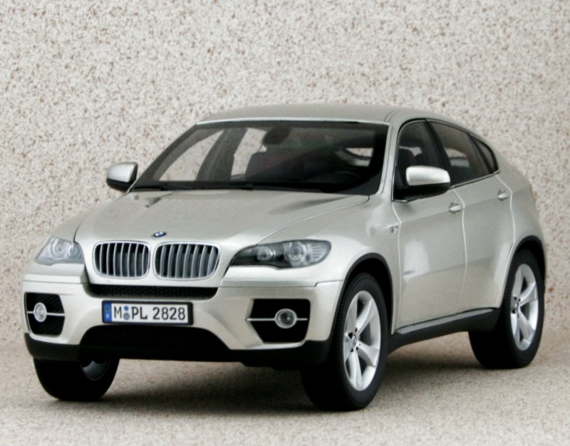 BMW X6 - xDrive50i - champagnermetallic - Kyosho 1:18