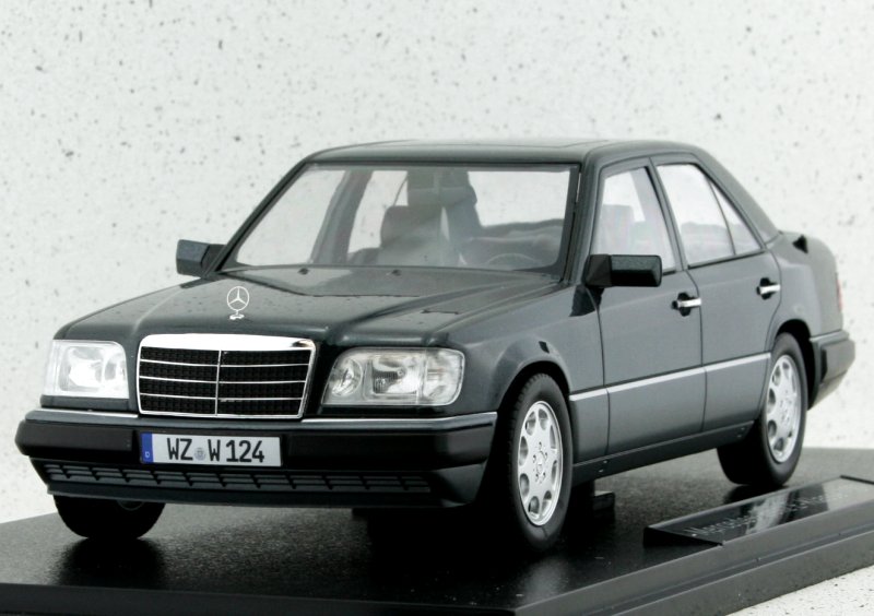 MB Mercedes Benz E - Klasse - W124 - 1989 - blueblack - iScale 1:18