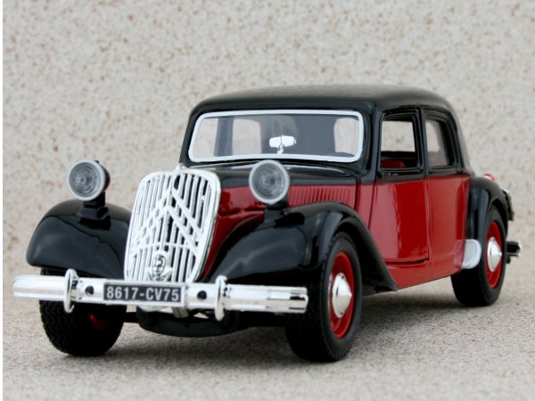 15 CV schwarz 22017 1//24 Burago Citroen T.A