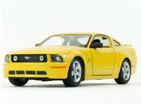 FORD Mustang GT - 2006 - yellow - Maisto 1:24
