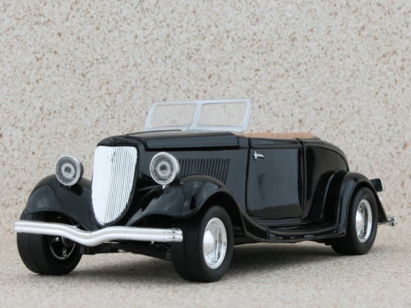 FORD Custom - 1934 - black - MotorMax 1:24