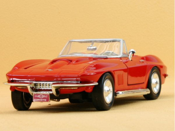 CHEVROLET Corvette - 1967 - red - MotorMax 1:24