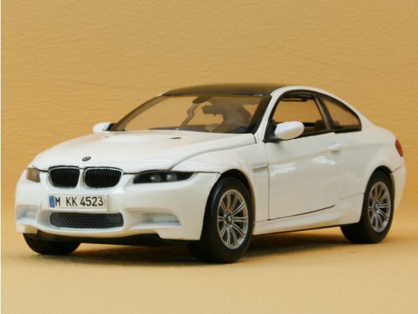 BMW M3 Coupe - white - MotorMax 1:24