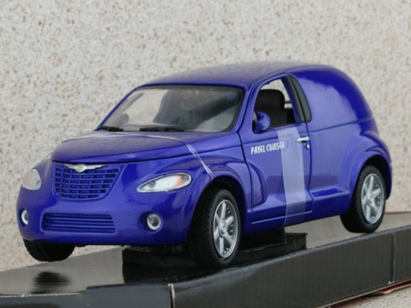 CHRYSLER Panel Cruiser - bluemetallic - MotorMax 1:24