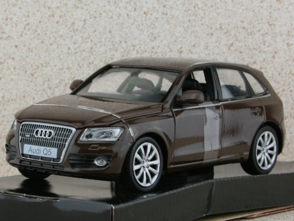 AUDI Q5 - brownmetallic - MotorMax 1:24