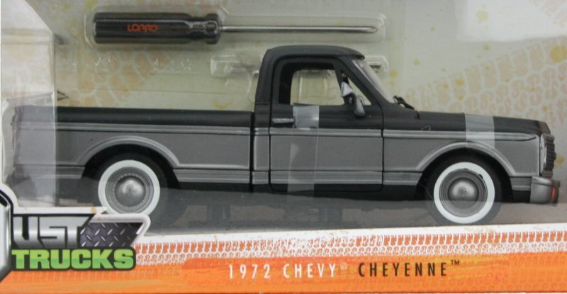 CHEVROLET Cheyenne - 1972 - grey / black - JADA 1:24