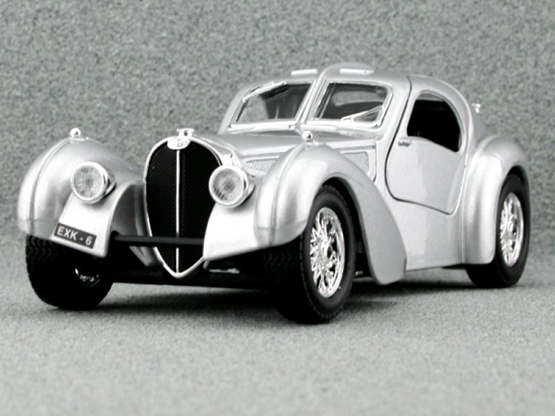 BUGATTI Atlantic - silver - Bburago 1:24