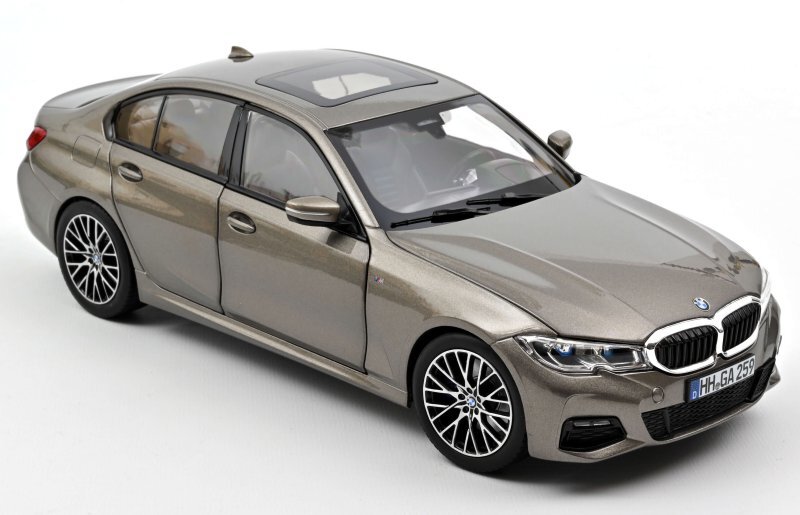 BMW 330i - 2019 - silver - Norev 1:18