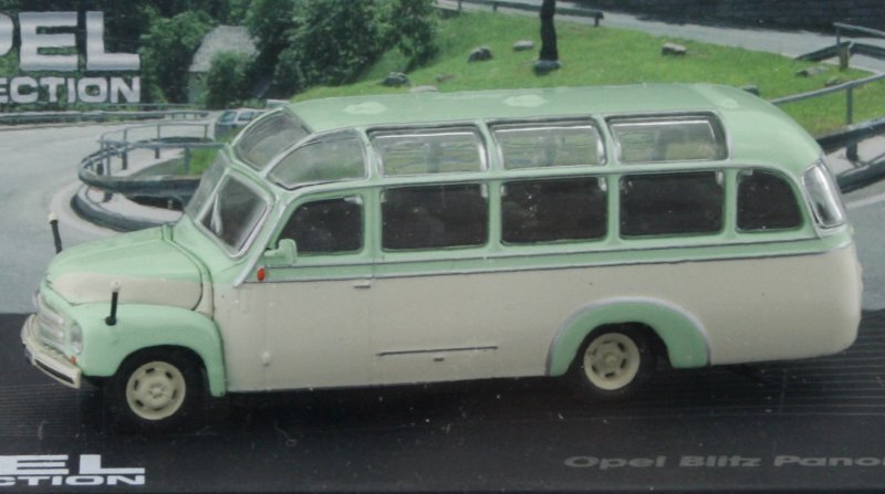 OPEL Blitz Panoramabus - 1953 - green / grey - Atlas 1:72