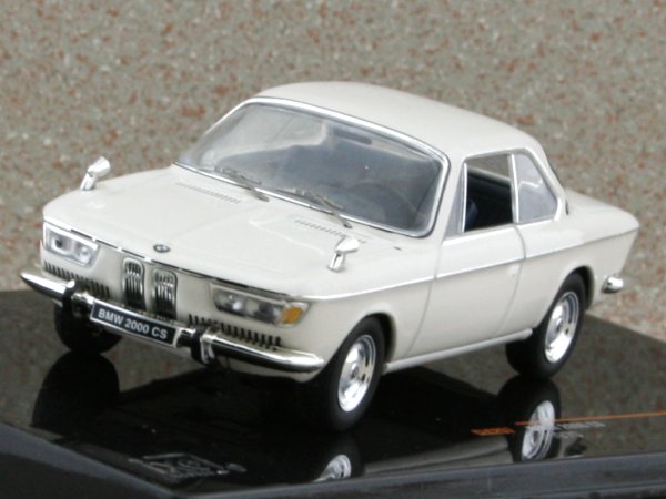 BMW 2000 CS - 1970 - beige - IXO 1:43