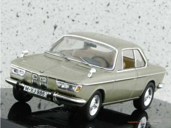 BMW 2000 CS - 1970 - champagnermetallic - IXO 1:43