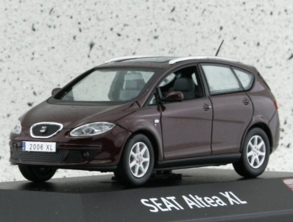 SEAT Altea XL - darkredmetallic - Dealer Model 1:43