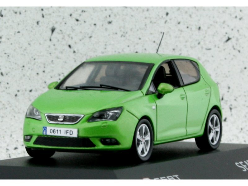 SEAT Ibiza / 4-doors - greenmetallic - Dealer Model 1:43