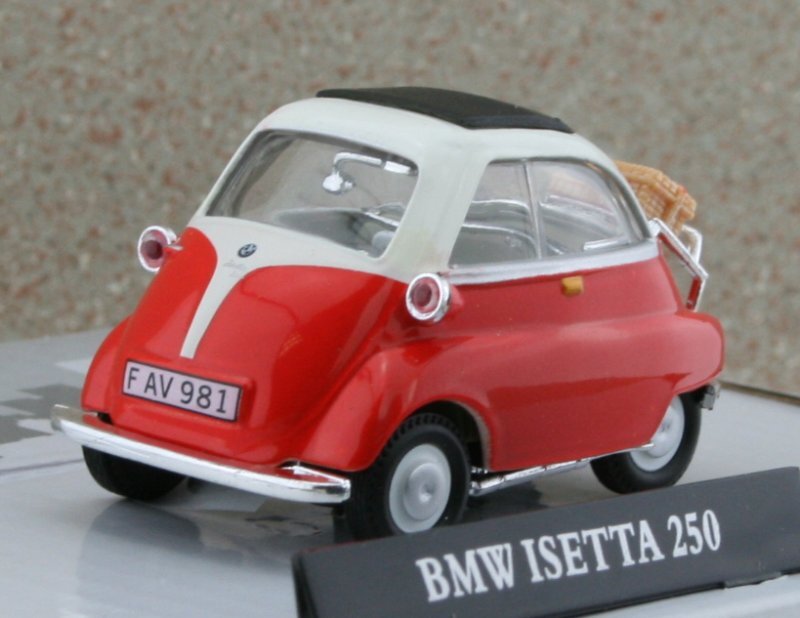 BMW Isetta 250 - red / white - Cararama 1:43