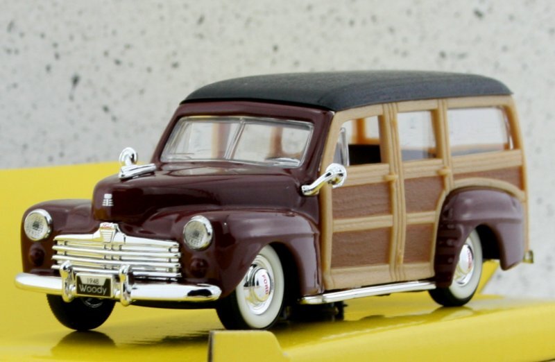 FORD Woody - 1948 - redbrown - Lucky Die Cast 1:43