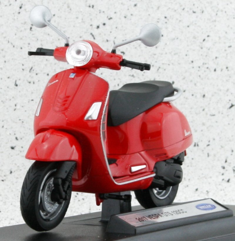 VESPA GTS 125 cc - 2017 - red - WELLY 1:18