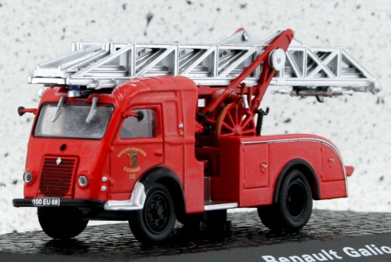 RENAULT Galion T2 - Firetruck - Atlas 1:72