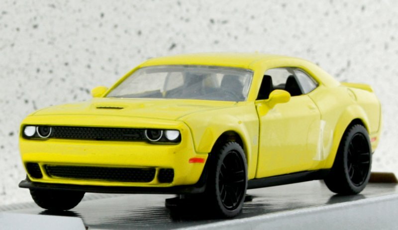 DODGE Challenger SRT Hellcat widebody - 2018 - yellow - MotorMax 1:32