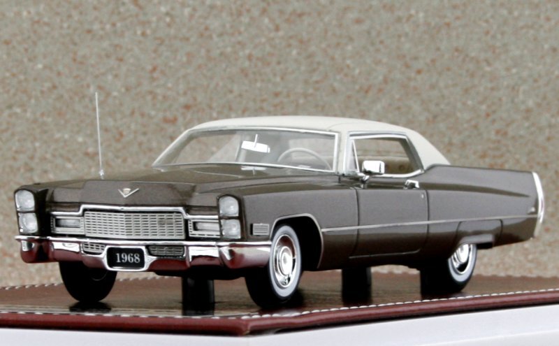 CADILLAC Coupe deVille - 1968 - chestnut brown irid / beige - GIM 1:43
