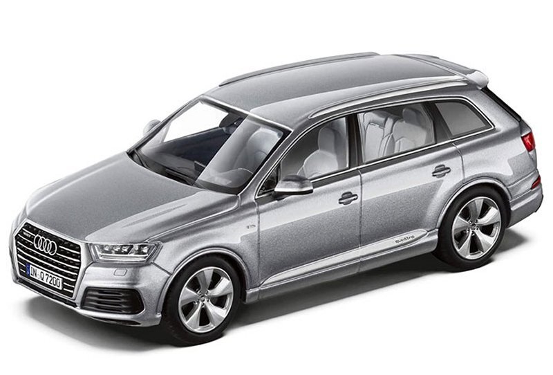 AUDI Q7 - 2015 - Florett silver - AUDI Dealer 1:43