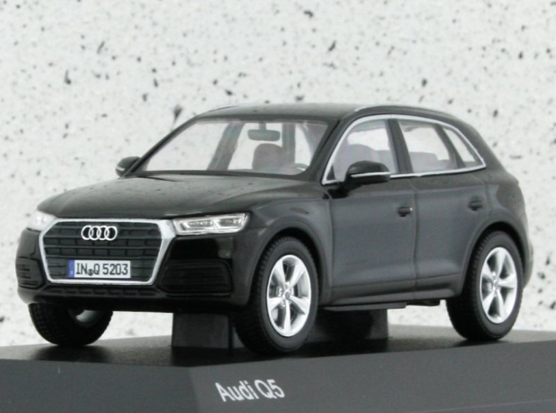 AUDI Q5 - 2016 - Myth black - AUDI Dealer 1:43