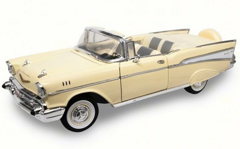CHEVROLET Bel Air Cabrio - 1957 - lightyellow - Lucky Die Cast 1:18