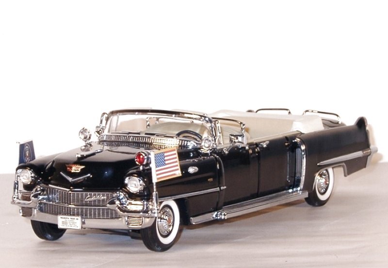 CADILLAC Parade Car - 1956 - Presidential Limo - Lucky Die Cast 1:24