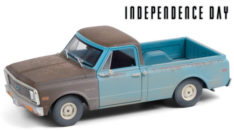 CHEVROLET C-10 - 1971 - Independence Day - old & dirty - Greenlight 1:24