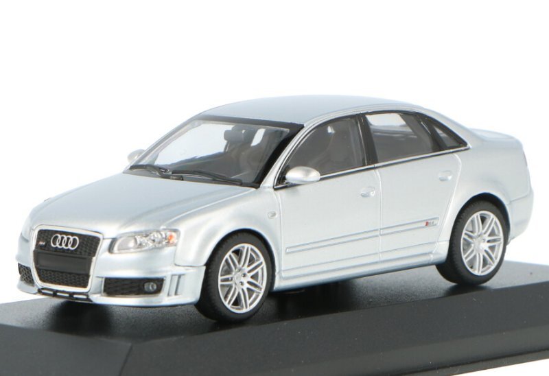AUDI RS 4 - 2004 - silver - Maxichamps 1:43