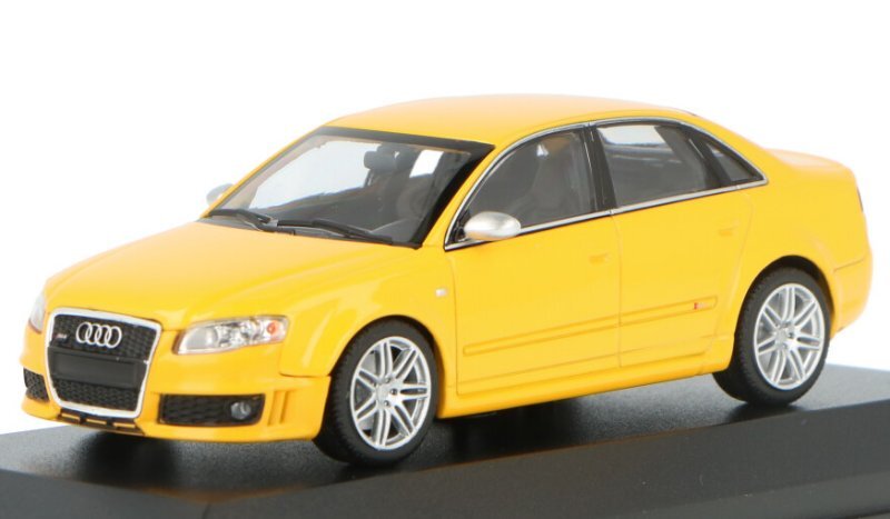 AUDI RS 4 - 2004 - yellow - Minichamps 1:43