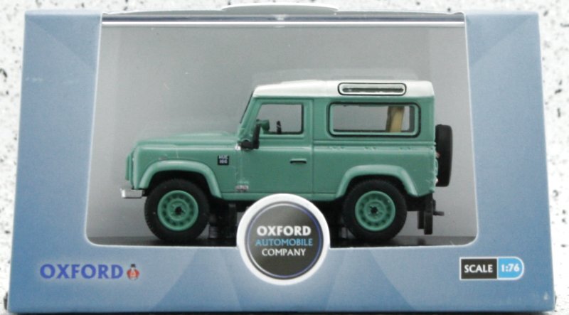 LAND ROVER Defender 90 Station Wagon - green / white - Oxford 1:76